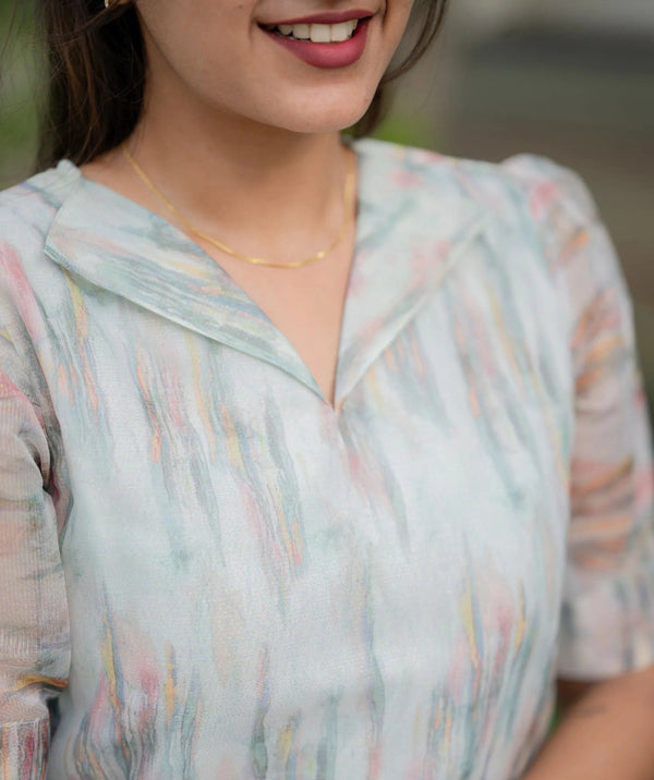 🎨 Pastel Brushstroke Kurti for Women 👗 | Elegant Collar Neck | Lightweight Organza-Feel Fabric